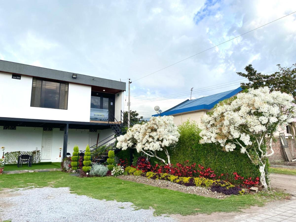 Hospedaje El Girasol Tababela Quito Buitenkant foto