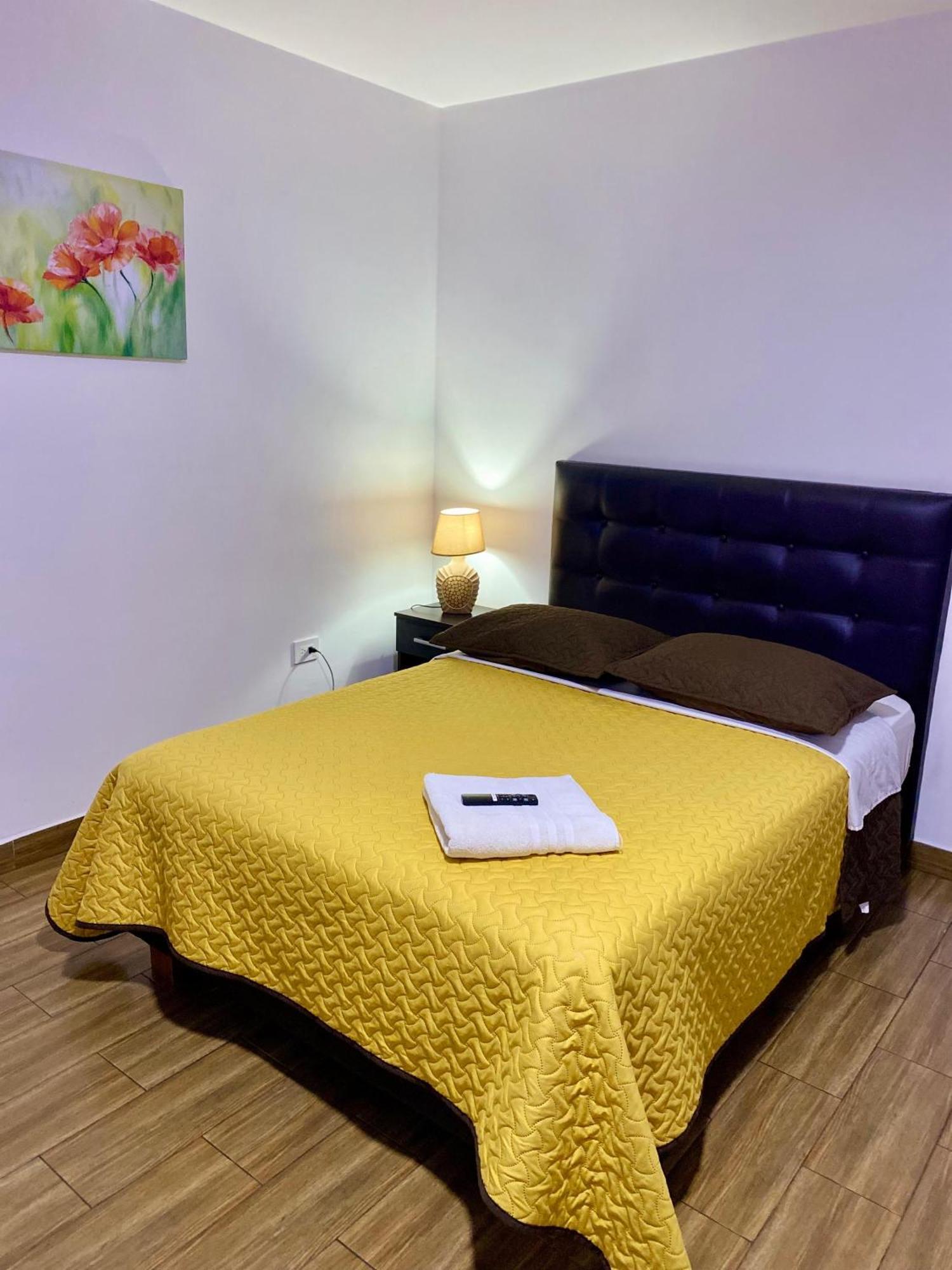 Hospedaje El Girasol Tababela Quito Buitenkant foto